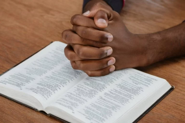 7 Effective Tips on How to Pray According to the Bible plus Praying with Faith Verses